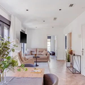 limehome-malaga-calle-ancha-del-carmen.1costadelsol.com/